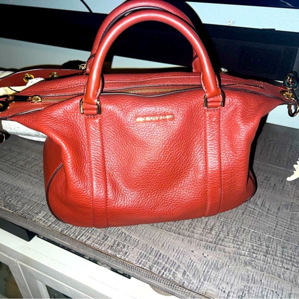 Michael Kors Large Leather Raven Shoulder/crossbody handbag-Brick Red